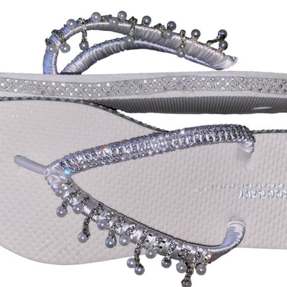 Flip Flops, Bridal Shoes, Beach Wedding Flip Flops, Rhinestones/Crystals, SZ6 - Picture 1 of 16
